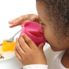 Színes mintás papír poharak gyerekzsúrra Disney figurákkal