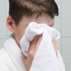 Gyerekeknek készült színes arctörlők és kéztörlők a játékos tisztálkodásért és mindennapi használatra.