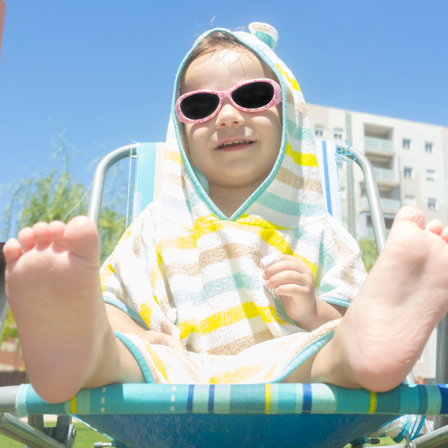 Disney mintást gyerek,fiú,lány,strand törölköző poncsó,az 1edicuccok törölköző poncsó kollekció képe