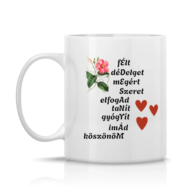 Fehér bögre virágmintával és szavakkal, amikből kiolvasható: ÉDESANYÁM