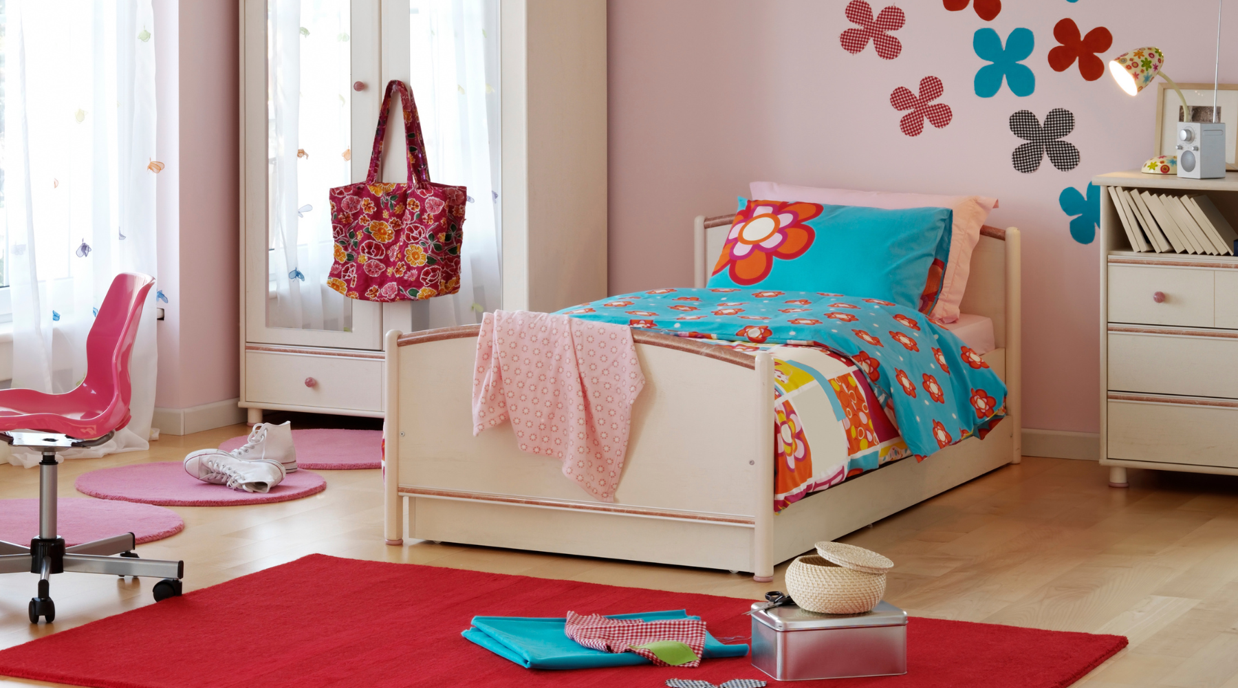 Színes gyerek ágyneműhuzat Disney mintával