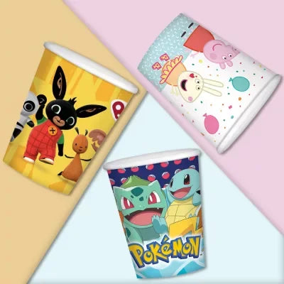 Színes mintás papír poharak gyerekzsúrra Disney figurákkal