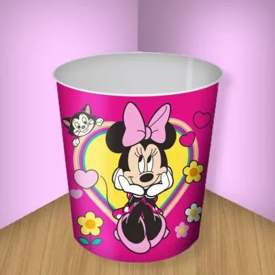 Disney mintás szemetes gyerekszobában elhelyezve.
