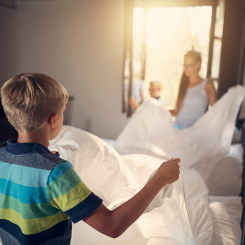 Színes és puha gyerek lepedő gumis változatban, a zavartalan alvásért és kényelmes pihenésért.