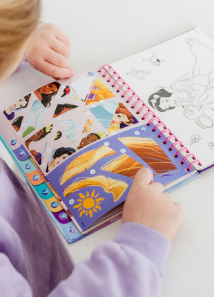Disney Hercegnők Story puzzle matrica és színező szett