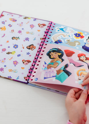 Disney Hercegnők Story puzzle matrica és színező szett