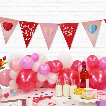 Szerelem Love is in the air zászlófüzér 270 cm