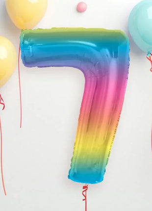 Színes 7-es Rainbow szám fólia lufi 92 cm