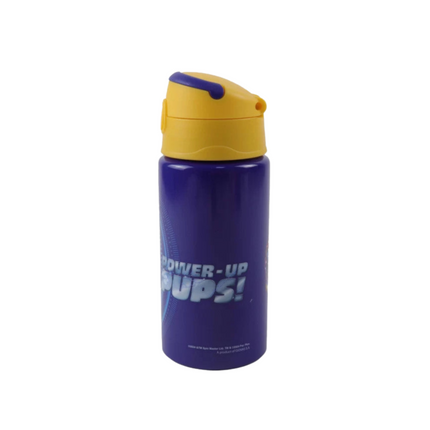 Mancs Őrjárat Power Up alumínium szívószálas kulacs akasztóval, 500 ml-es űrtartalommal, ideális gyerekeknek iskolába és szabadidőre.